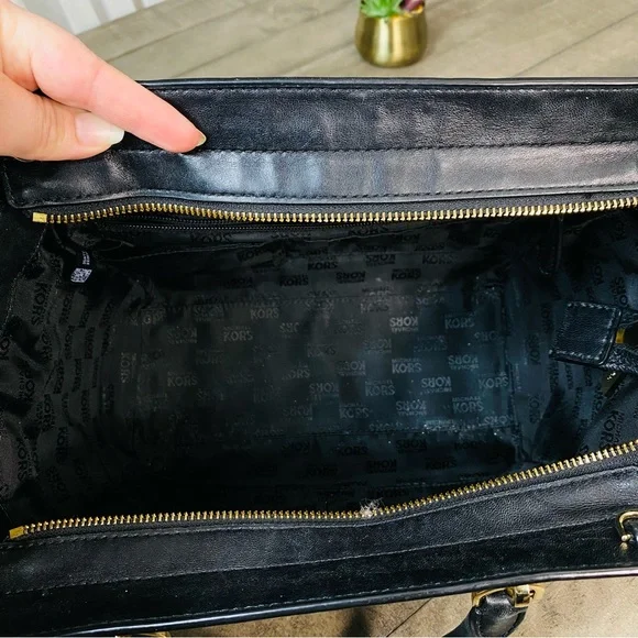 Michael Kors Vivianne Large Top Zip Satchel Bag Black Quilted Leather - Picture 9 of 10